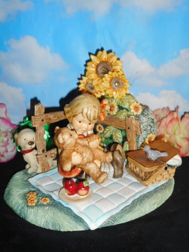 Hummel figure 2155 teddy tales - 2155,
